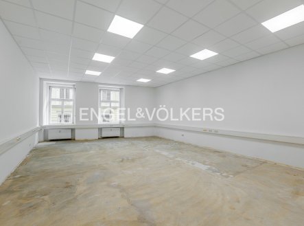 Pronájem kanceláře, 146 m²