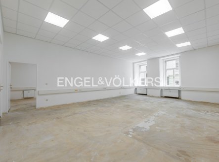 Pronájem kanceláře, 146 m²