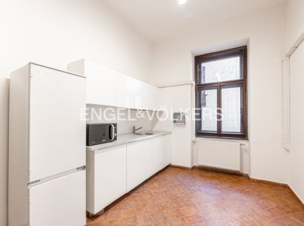 Pronájem kanceláře, 206 m²