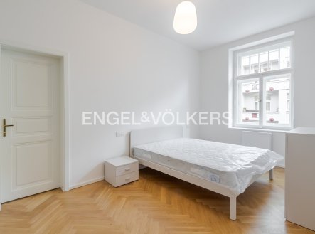 Pronájem bytu, 3+kk, 90 m²