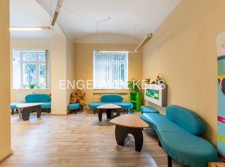Pronájem komerčního objektu, jiný, 175 m²
