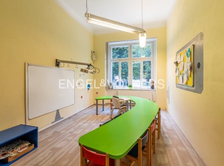 Pronájem komerčního objektu, jiný, 175 m²