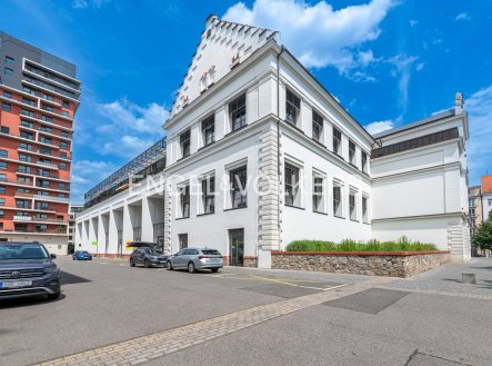 Pronájem kanceláře, 250 m²