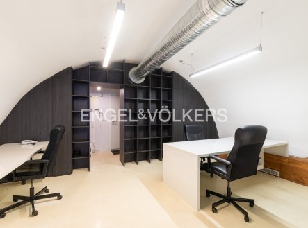 Pronájem kanceláře, 250 m²