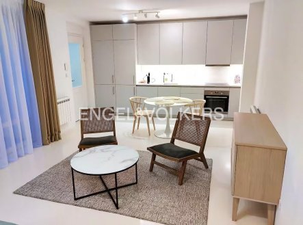 Pronájem bytu, 1+kk, 38 m²