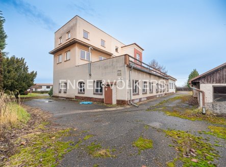 Pronájem komerčního objektu, sklad, 870 m²