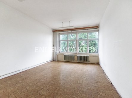 Pronájem komerčního objektu, sklad, 870 m²