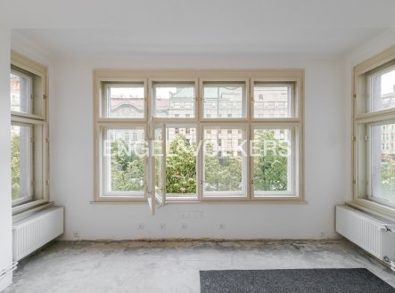 Pronájem kanceláře, 175 m²