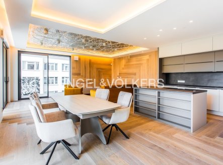 Pronájem bytu, 4+kk, 144 m²