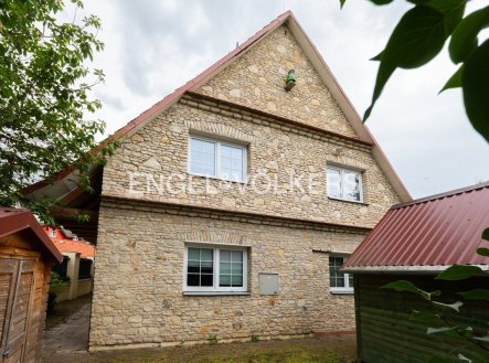 Pronájem kanceláře, 242 m²
