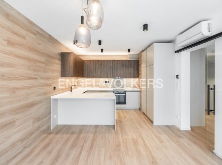 Prodej bytu, 4+kk, 106 m²