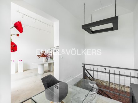 Pronájem obchodní prostory, 176 m²