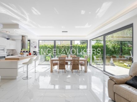 Pronájem domu/vily, 153 m²