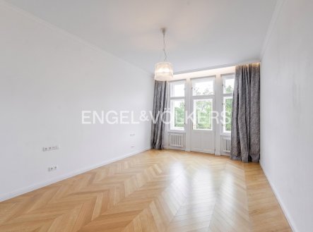 Pronájem bytu, 4+1, 142 m²