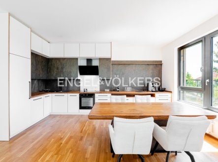 Pronájem bytu, 4+kk, 120 m²