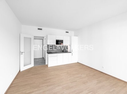 Pronájem bytu, 1+kk, 32 m²