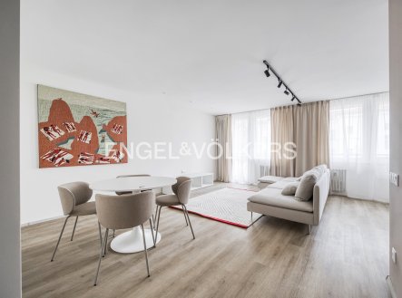 Pronájem bytu, 2+kk, 62 m²
