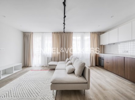 Pronájem bytu, 2+kk, 62 m²