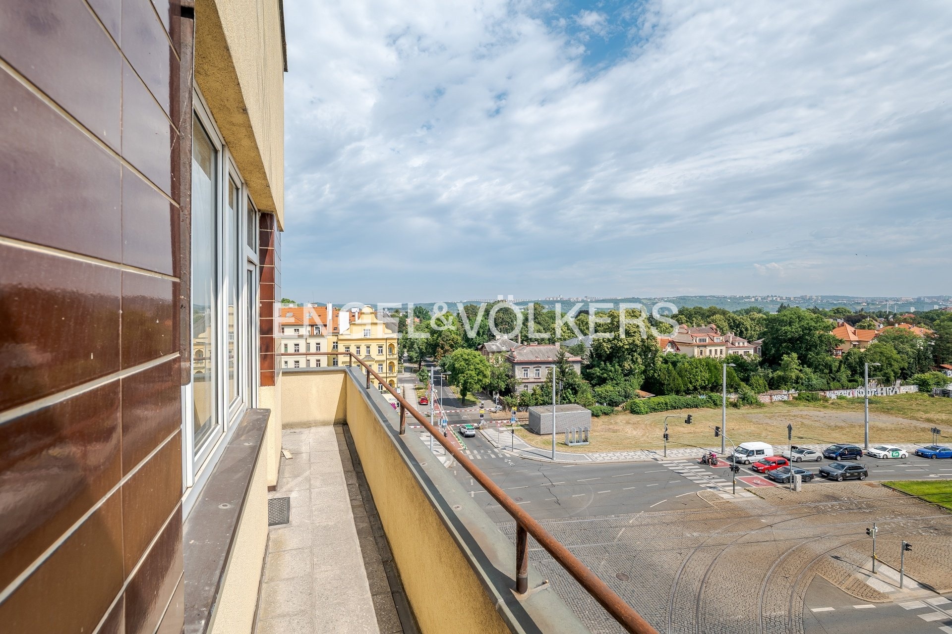 11 P1602387-HDR_web