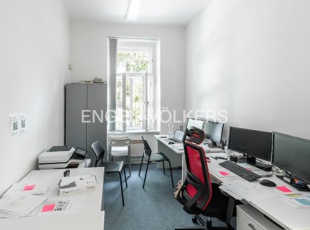 Pronájem kanceláře, 89 m²