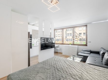 Pronájem bytu, 1+kk, 35 m²