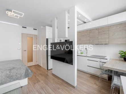 Pronájem bytu, 1+kk, 35 m²