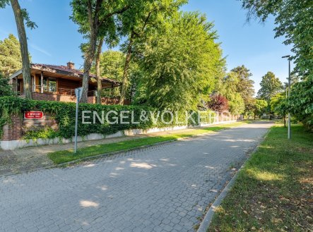 3 | Prodej - pozemek pro bydlení, 1 043 m²