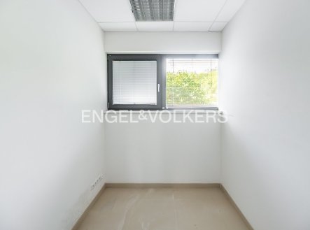Pronájem kanceláře, 130 m²