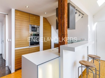 Pronájem bytu, 2+kk, 90 m²