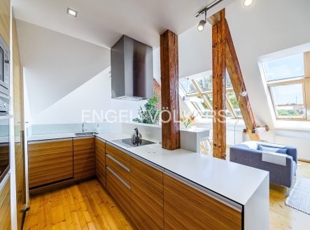 Pronájem bytu, 2+kk, 90 m²