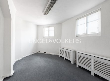 Pronájem kanceláře, 99 m²