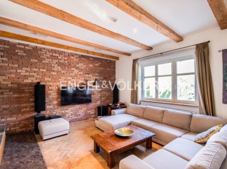 Pronájem domu/vily, 360 m²