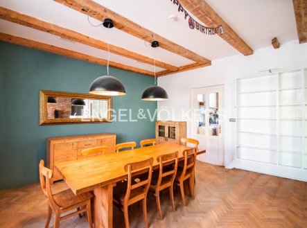Pronájem domu/vily, 360 m²