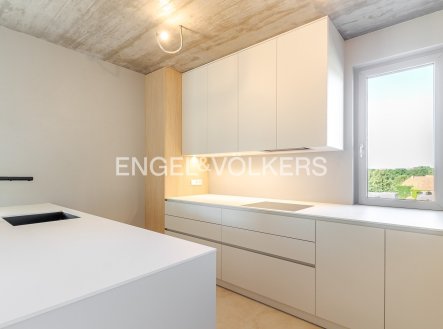 Pronájem bytu, 4+kk, 98 m²