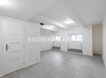 P1423347_web | Pronájem bytu, 1+kk, 33 m²