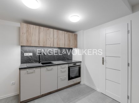 Pronájem bytu, 1+kk, 33 m²