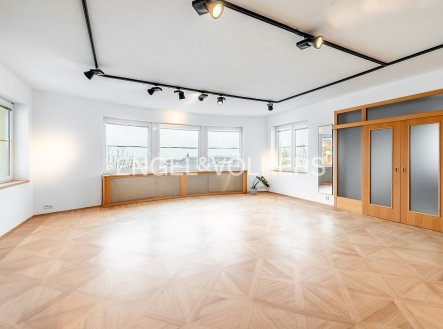 Pronájem domu/vily, 801 m² obrázek