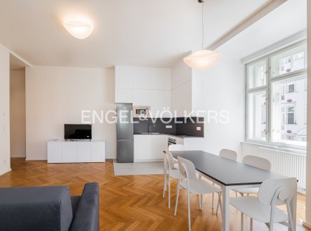 Pronájem bytu, 4+kk, 99 m²