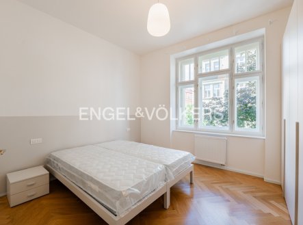 Pronájem bytu, 4+kk, 99 m²