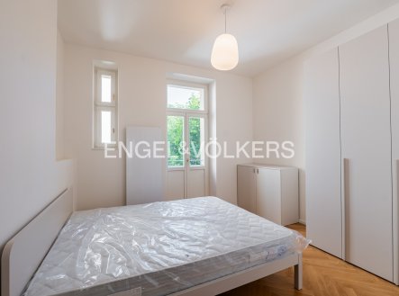 Pronájem bytu, 3+kk, 75 m²