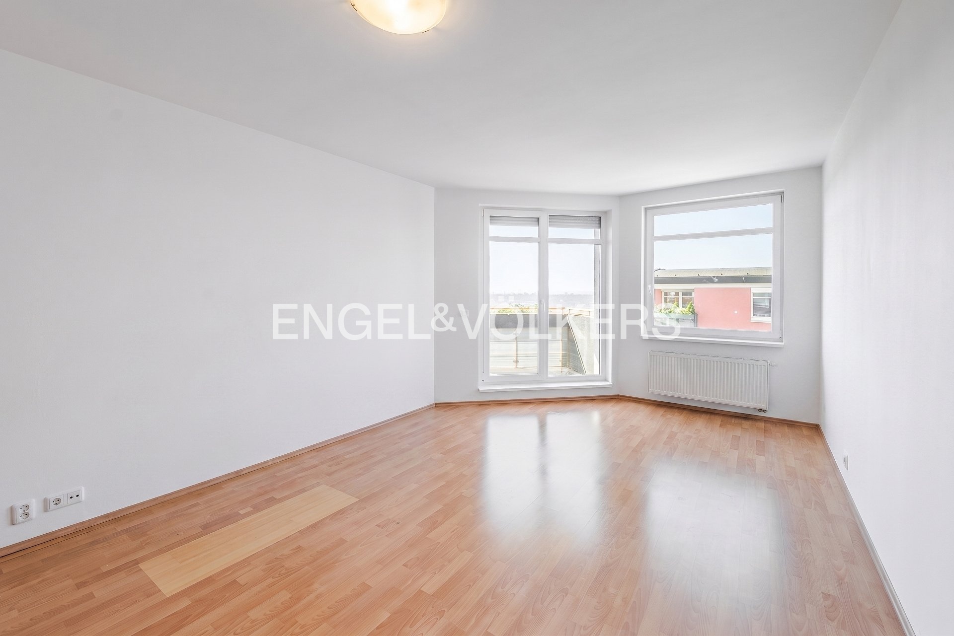 1 P1591194-HDR_web