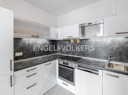 Pronájem bytu, 2+kk, 69 m²