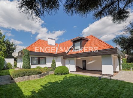 1 P1613570_web | Pronájem - dům/vila, 417 m²