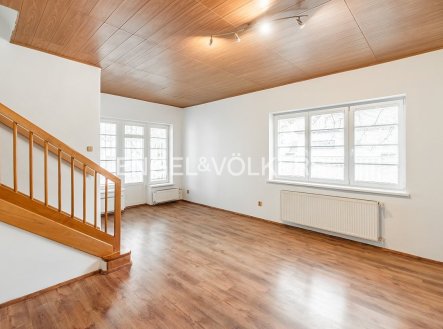 Pronájem domu/vily, 214 m²