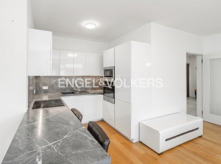 Pronájem bytu, 3+kk, 72 m²