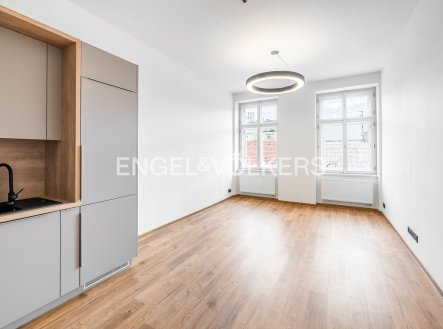Pronájem bytu, 1+kk, 34 m²