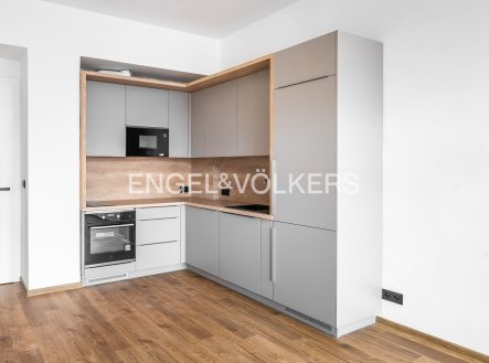 Pronájem bytu, 1+kk, 34 m²