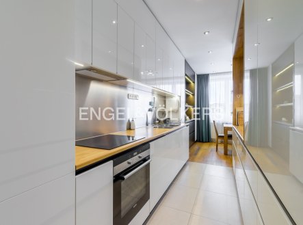 Pronájem bytu, 4+kk, 140 m²