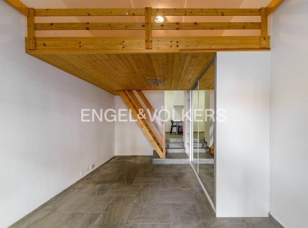 Pronájem bytu, 1+kk, 27 m²