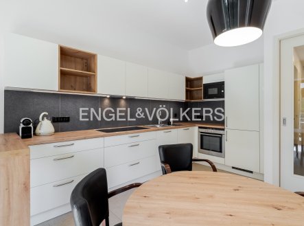 Pronájem bytu, 2+kk, 65 m²